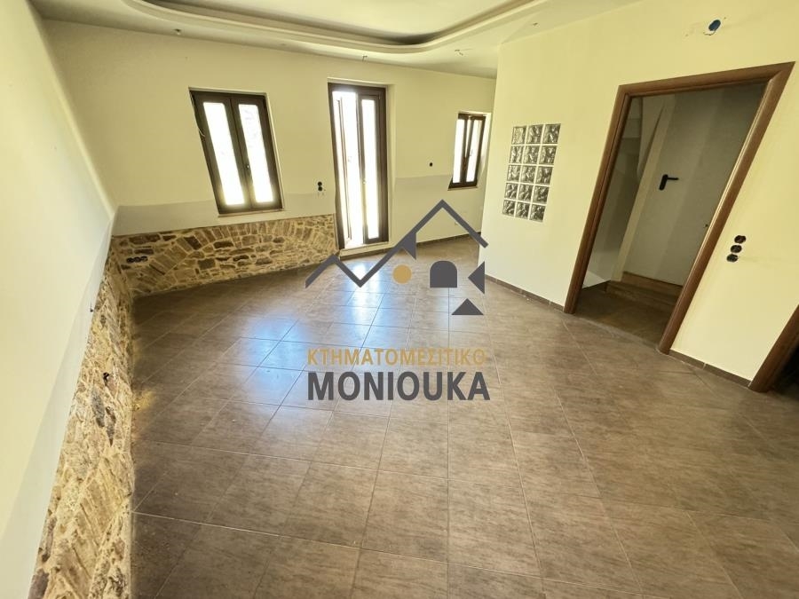 (zur Vermietung) Gewerbeimmobilien Geschäftsstelle/Büro || Chios/Chios - 35 m², 350€ 