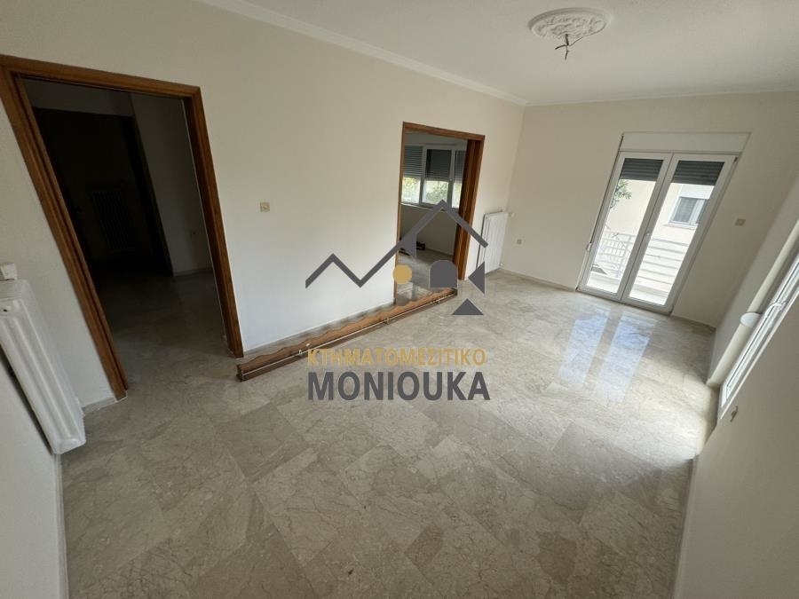 (zur Vermietung) Wohnung/Residenz Etagen-Apartment || Chios/Chios - 130 m², 3 Schlafzimmer, 600€ 